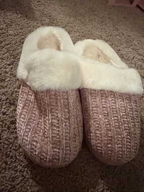 Cozy Women's Knit Clog Slippers with Faux Fur Lining - Cream